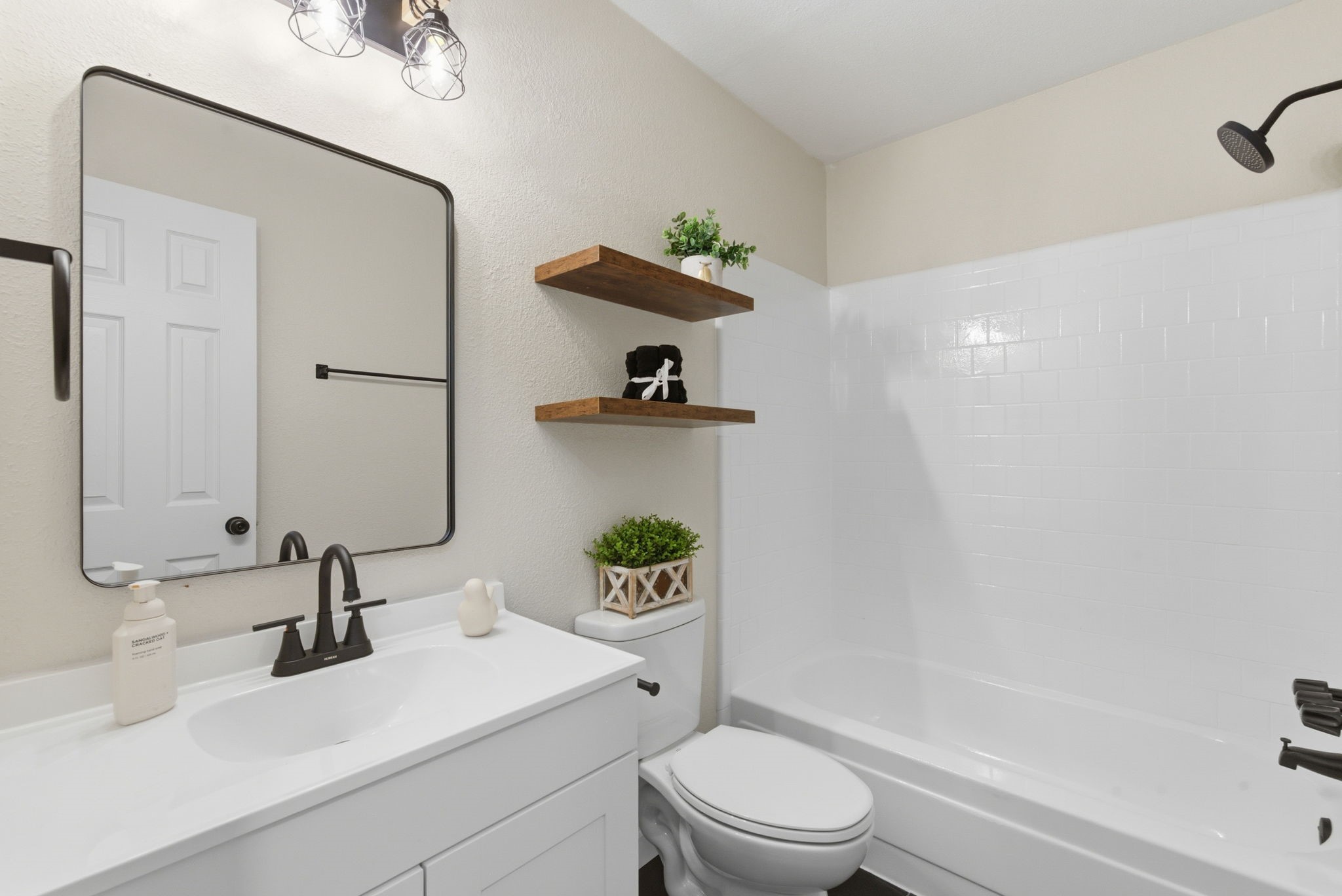 7534 Shaddock Drive Houston, TX 77041 - Photo 17 of 35