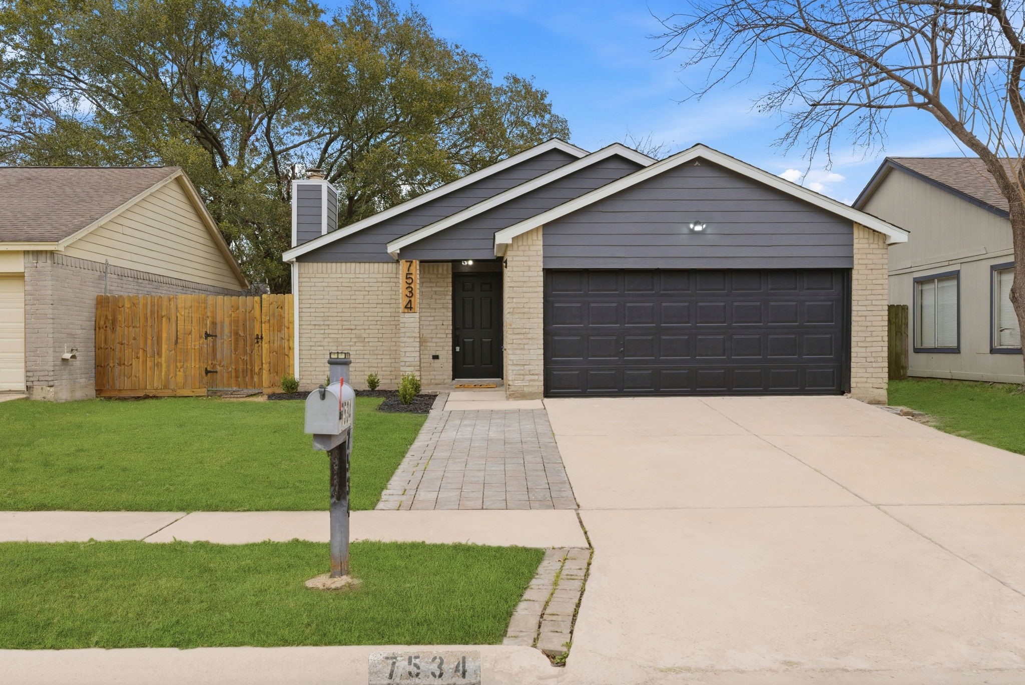 7534 Shaddock Drive Houston, TX 77041 - Photo 2 of 35