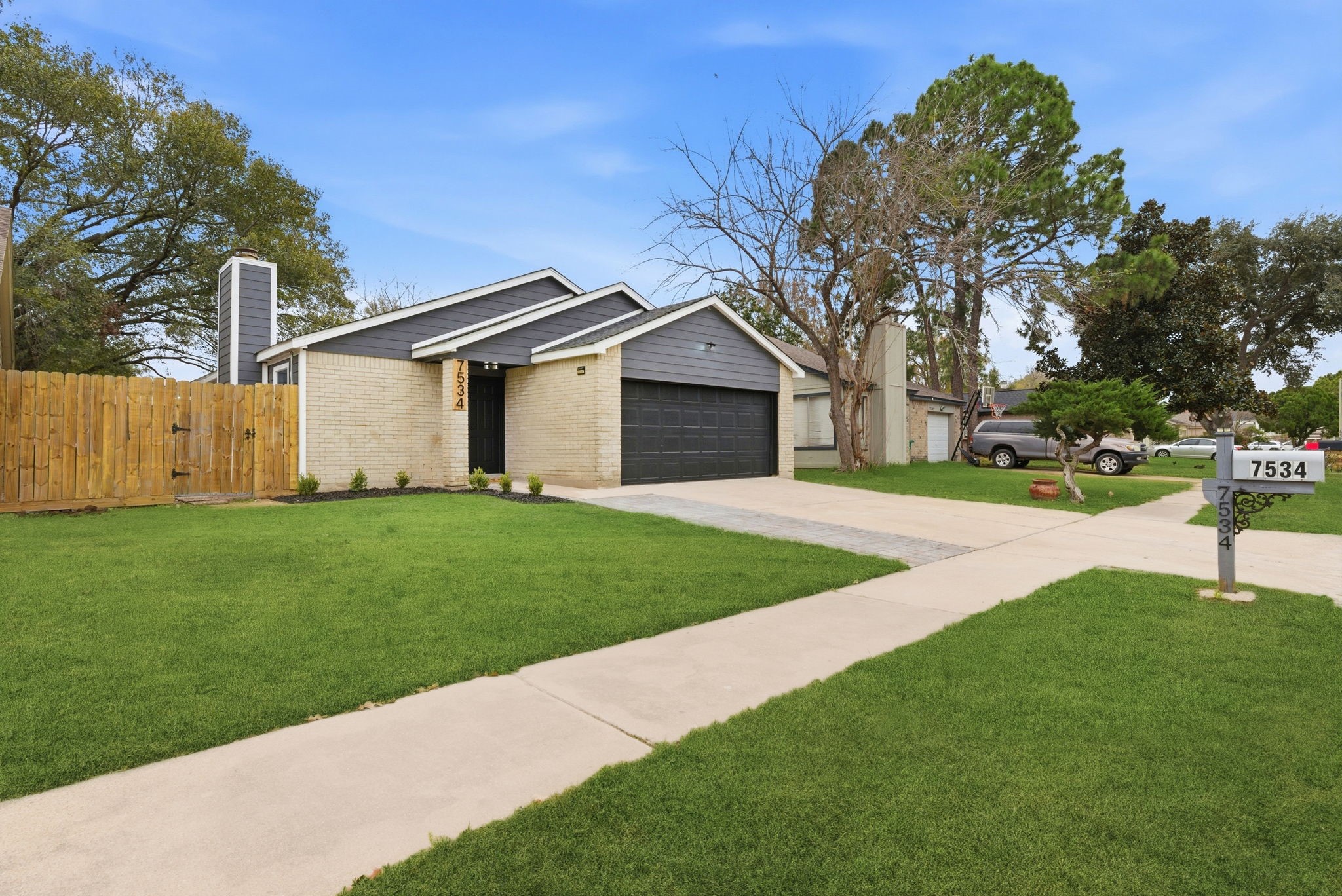 7534 Shaddock Drive Houston, TX 77041 - Photo 4 of 35