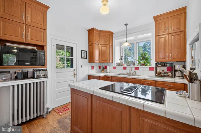 $2,500 | 420 West Cork Street, Winchester, VA 22601