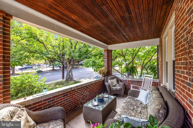 $2,500 | 420 West Cork Street, Winchester, VA 22601