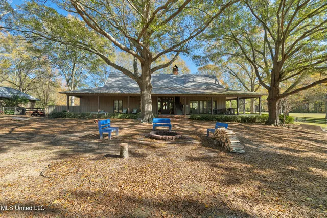 $949,500 | 5844 North Williamsburg Road, Bassfield, MS 39421