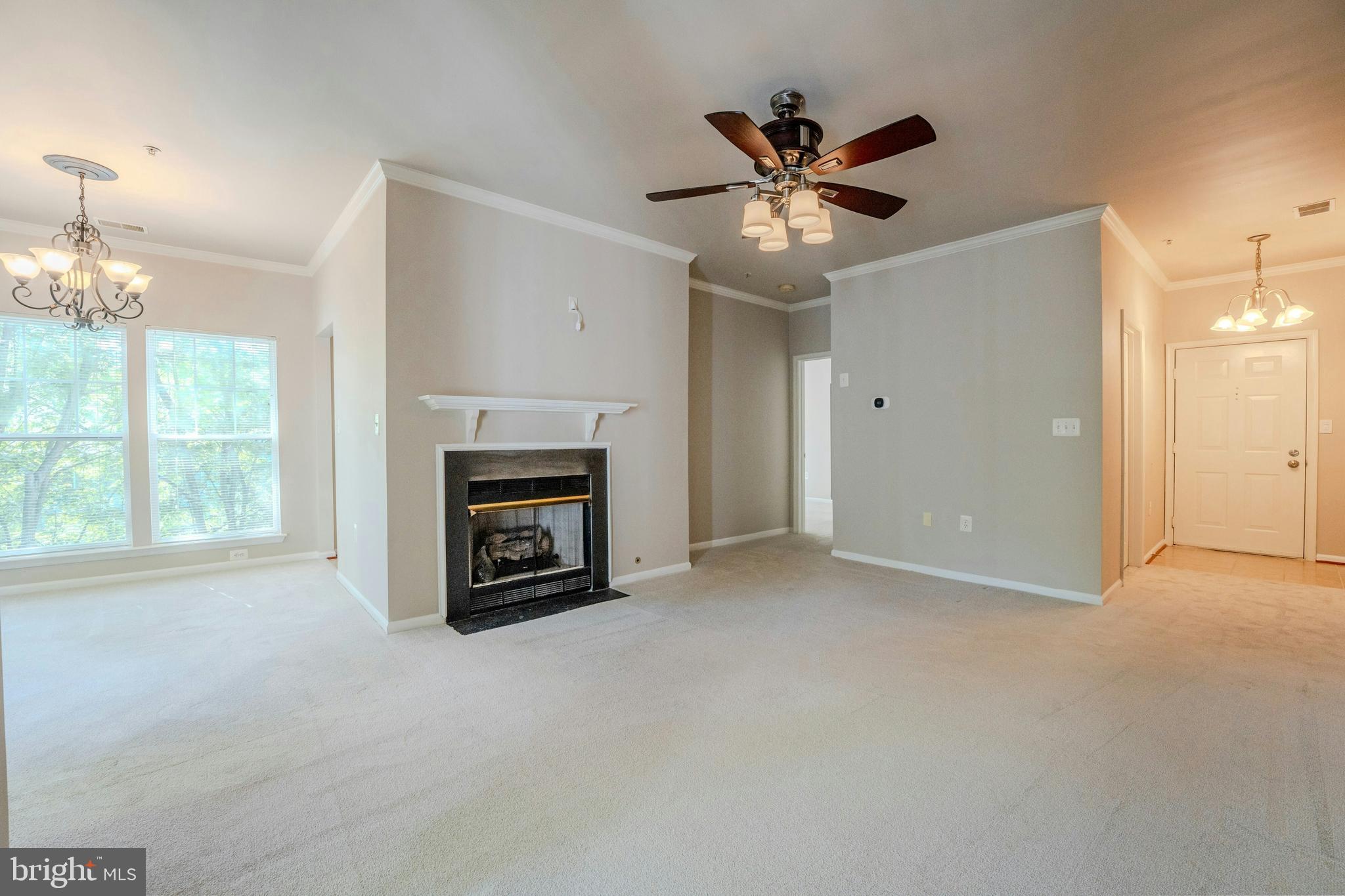 1520 North Point Drive, Unit 30202 Reston, VA 20194 - Photo 4 of 29 Living Room