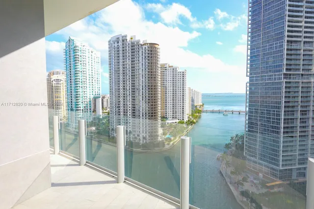 $1,950,000 | 300 Biscayne Blvd Way, Unit 1806, Miami, FL 33131