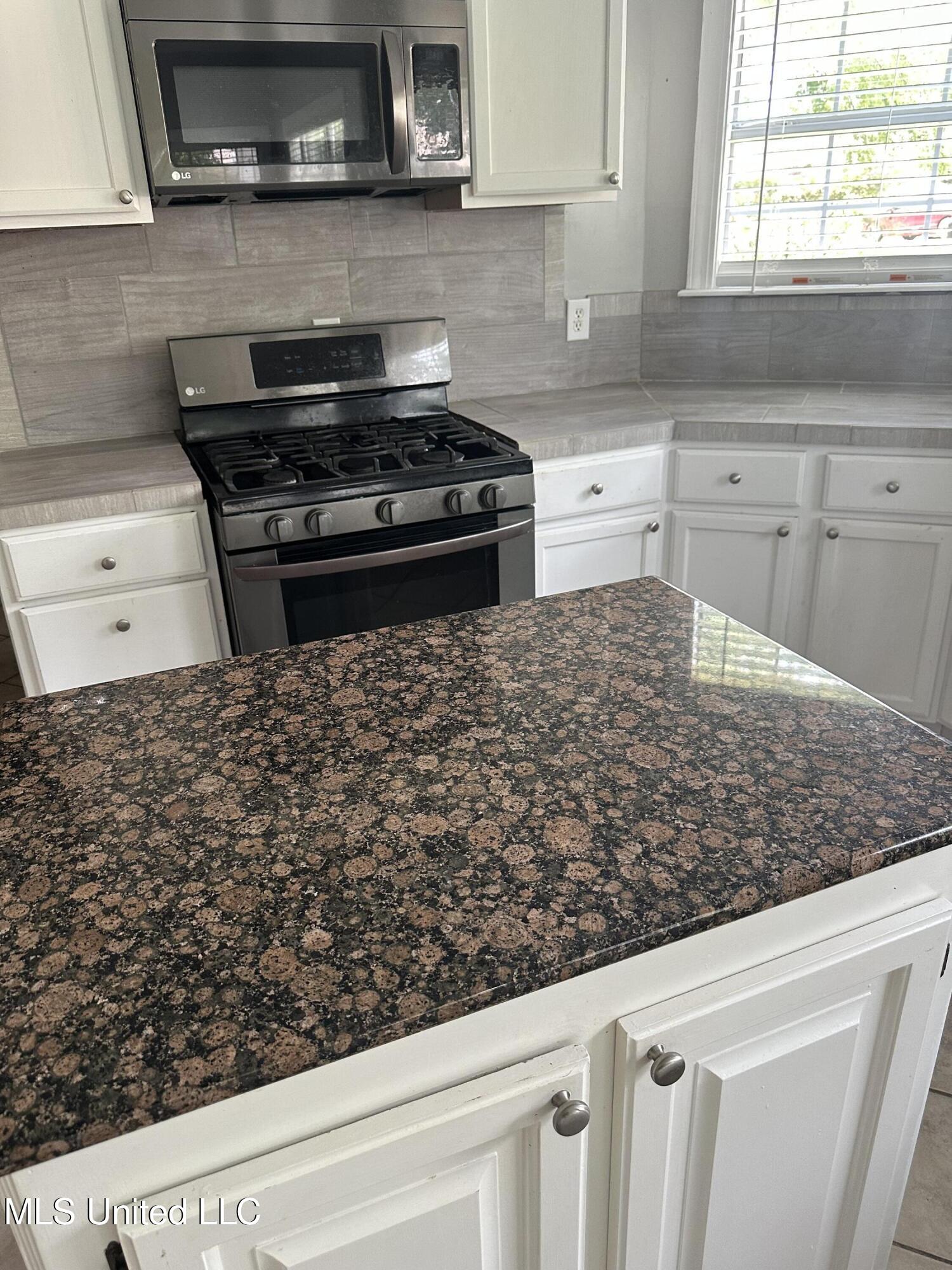 415 Brighton Court Brandon, MS 39047 - Photo 7 of 21 IMG_4285