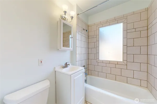 $329,900 | 405 Southeast 8th Street, College Place, WA 99324