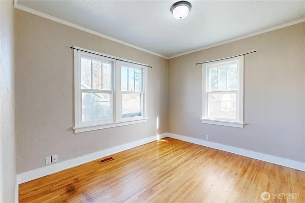 $329,900 | 405 Southeast 8th Street, College Place, WA 99324