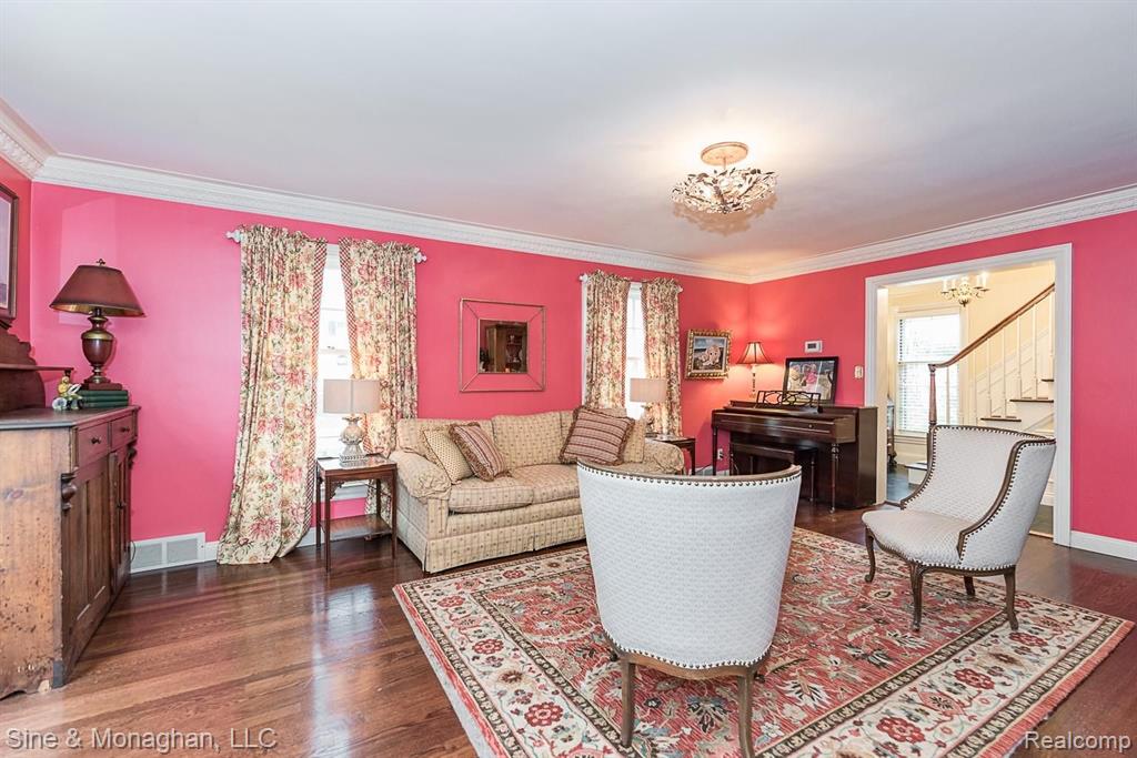 251 Moran Road Grosse Pointe Farms, MI 48236 - Photo 5 of 47