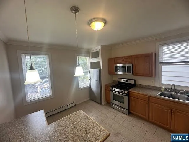 $2,100 | 101 Avenue F, Bayonne, NJ 07002