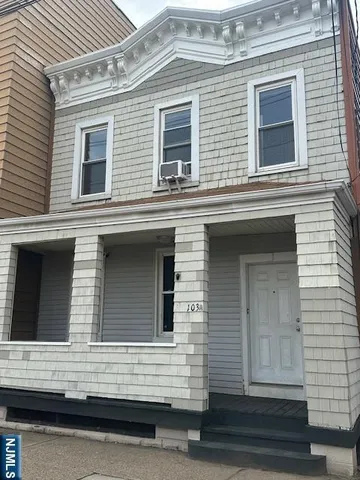 $2,100 | 101 Avenue F, Bayonne, NJ 07002