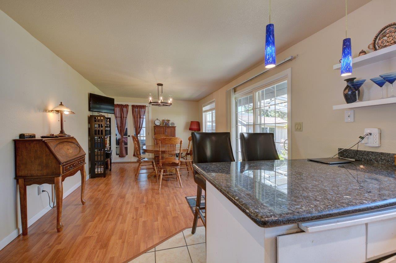 2389 Delta Waters Road Medford, OR 97504 - Photo 12 of 27 DSC_4327_8_9