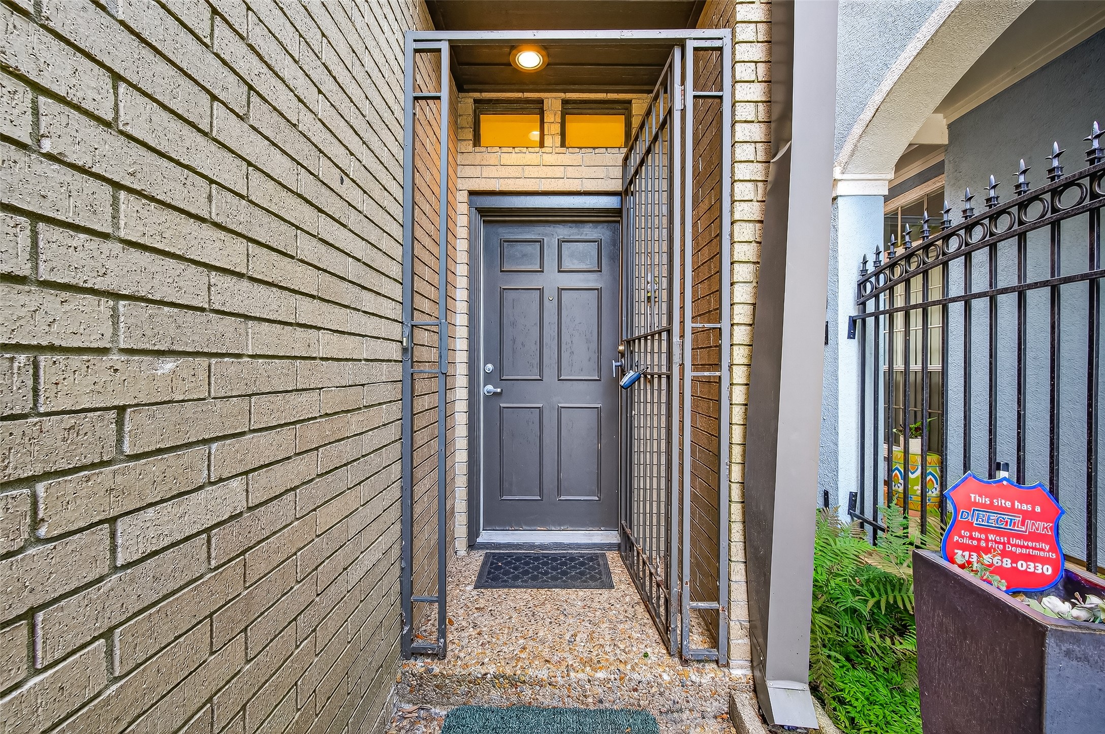 3027 Bissonnet Street Houston, TX 77005 - Photo 3 of 47
A gated entry and welcoming brick facade make a great first impression every time you come home