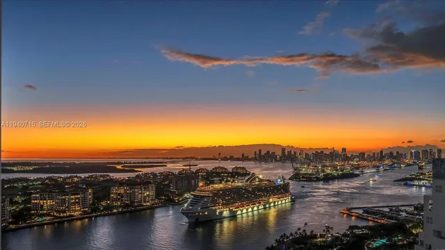 $5,150,000 | 100 South Pointe Drive, Unit 3002, Miami Beach, FL 33139