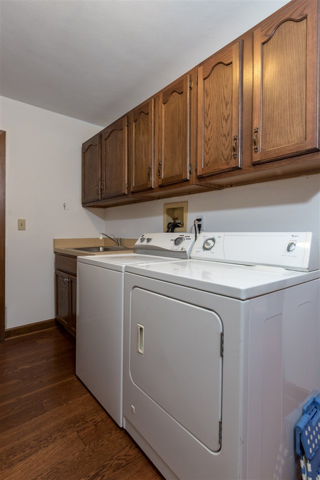 7022 Sentinel Road Rockford, IL 61107 - Photo 23 of 25 a utility room with dryer and washer