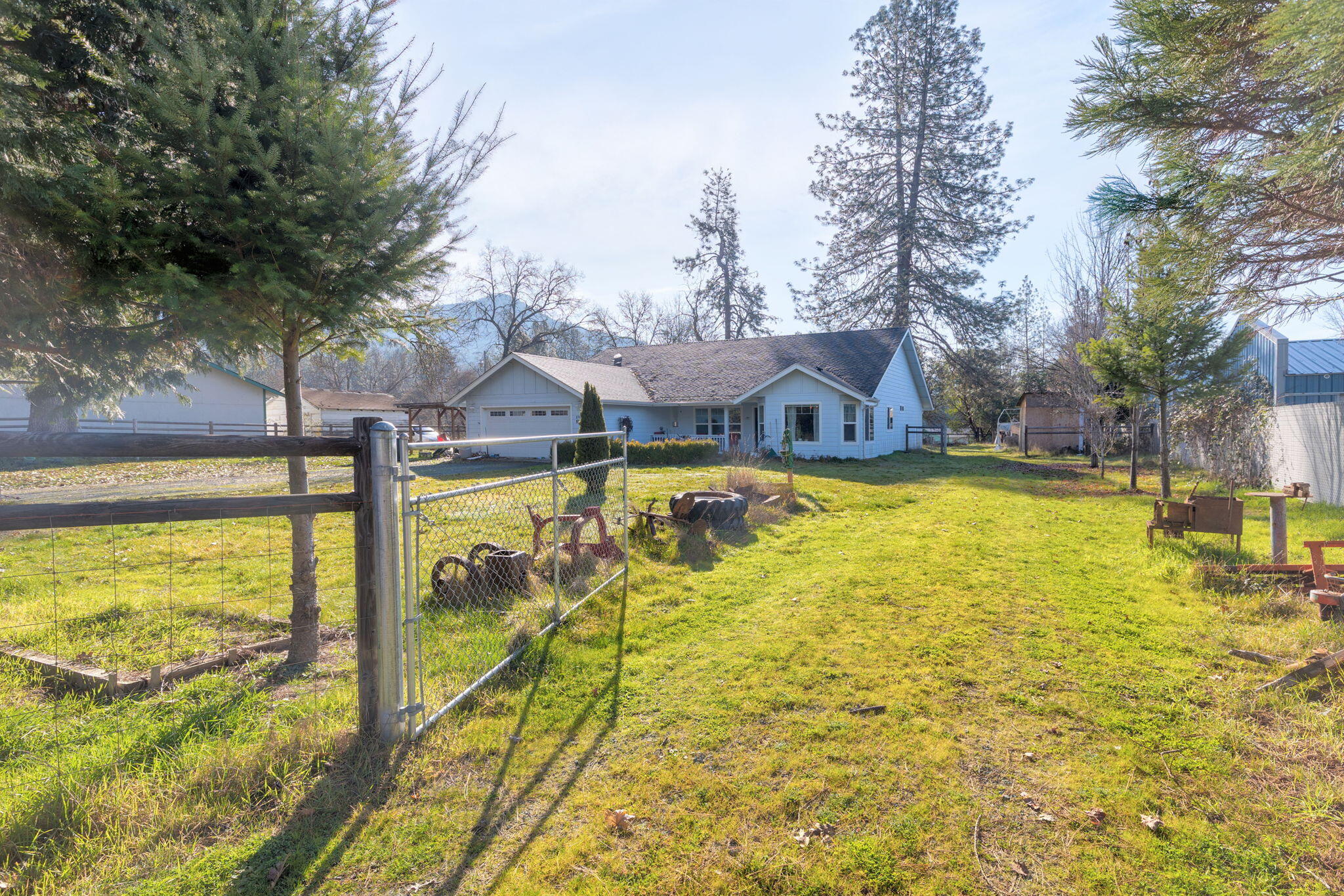 8576 East Evans Creek Road Rogue River, OR 97537 - Photo 2 of 30 4-web-or-mls-8676-e-evans-creek-rd