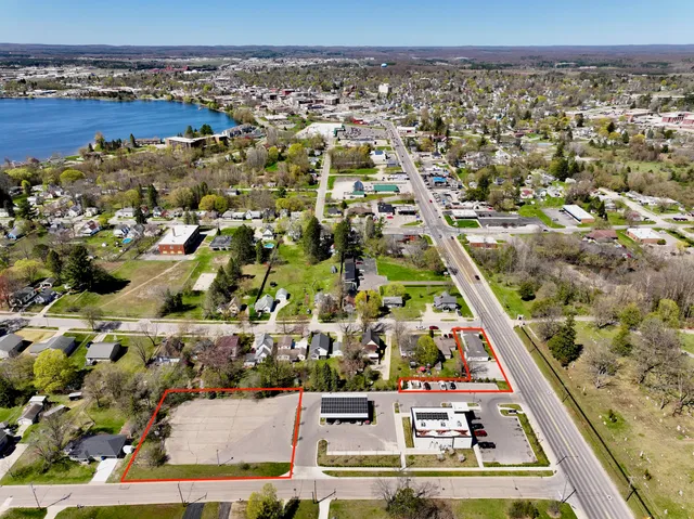 $150,000 | 208 Robertson Street, Cadillac, MI 49601