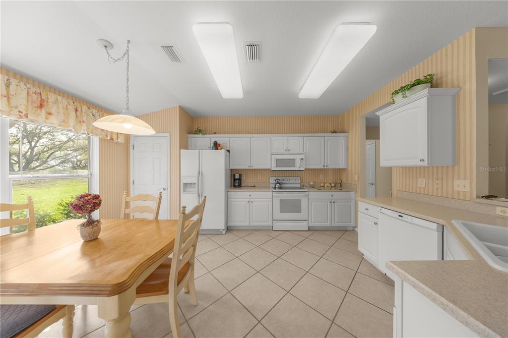 13421 Southeast 92nd Court Road Summerfield, FL 34491 - Photo 9 of 59