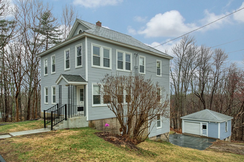 43 Allen Street Gardner, MA 01440 - Photo 3 of 24