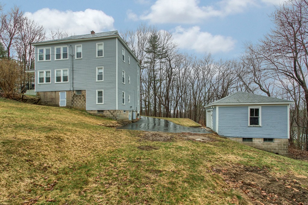 43 Allen Street Gardner, MA 01440 - Photo 5 of 24