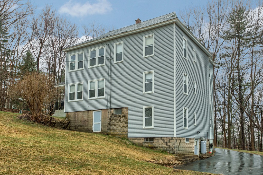 43 Allen Street Gardner, MA 01440 - Photo 6 of 24
