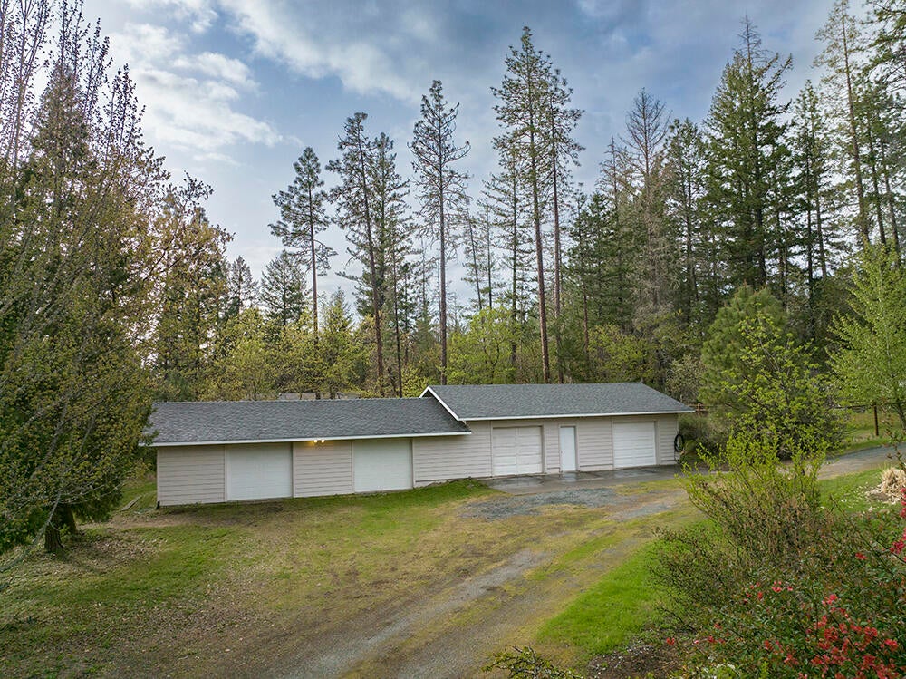 284 Hidden Valley Road Grants Pass, OR 97527 - Photo 35 of 55 35