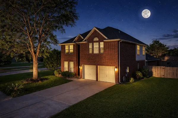 $330,000 | 4203 Shadow Haven Drive, Fresno, TX 77545