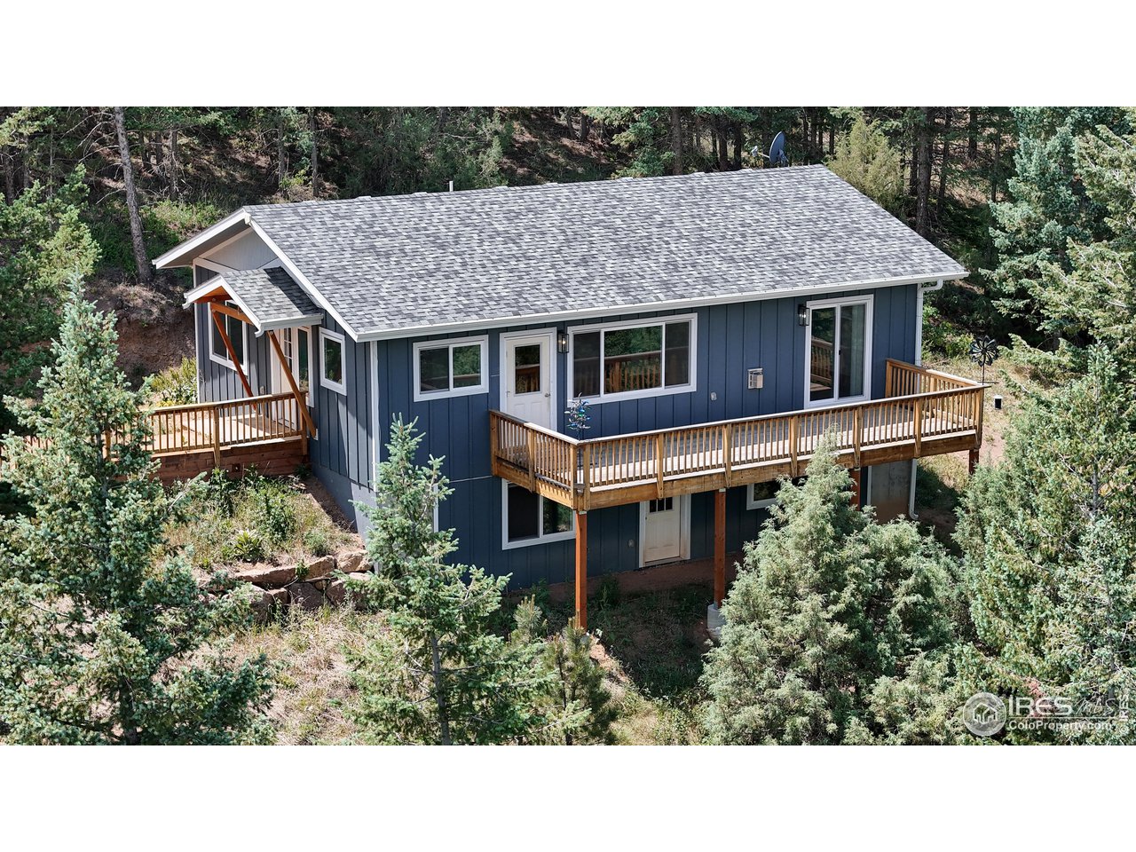 922 Easton Road Lyons, CO 80540 - Photo 1 of 38 Welcome to 922 Estes Park Estates Drive!