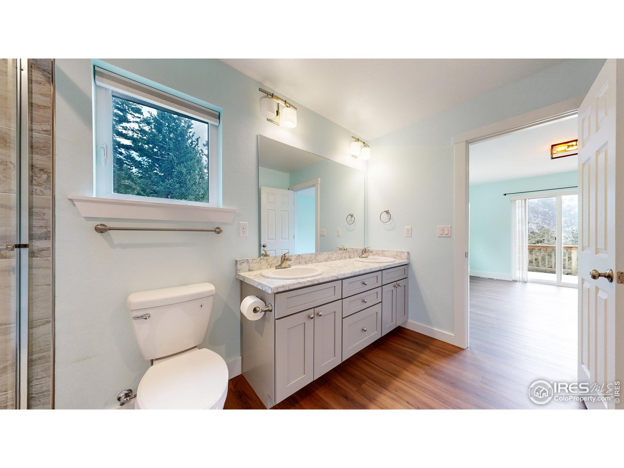 922 Easton Road Lyons, CO 80540 - Photo 12 of 38 Double sinks