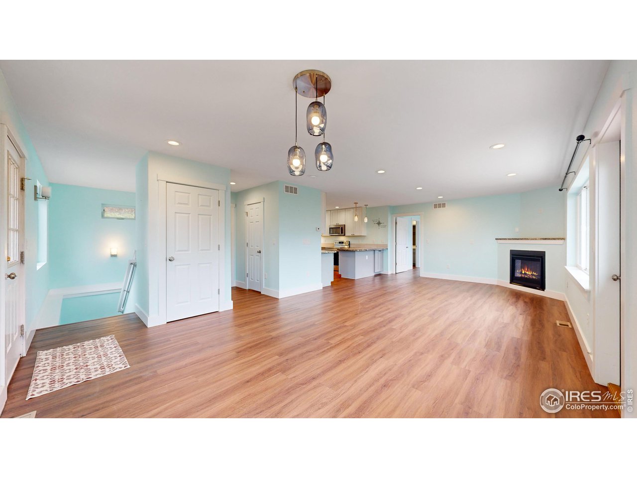 922 Easton Road Lyons, CO 80540 - Photo 16 of 38 Open main room