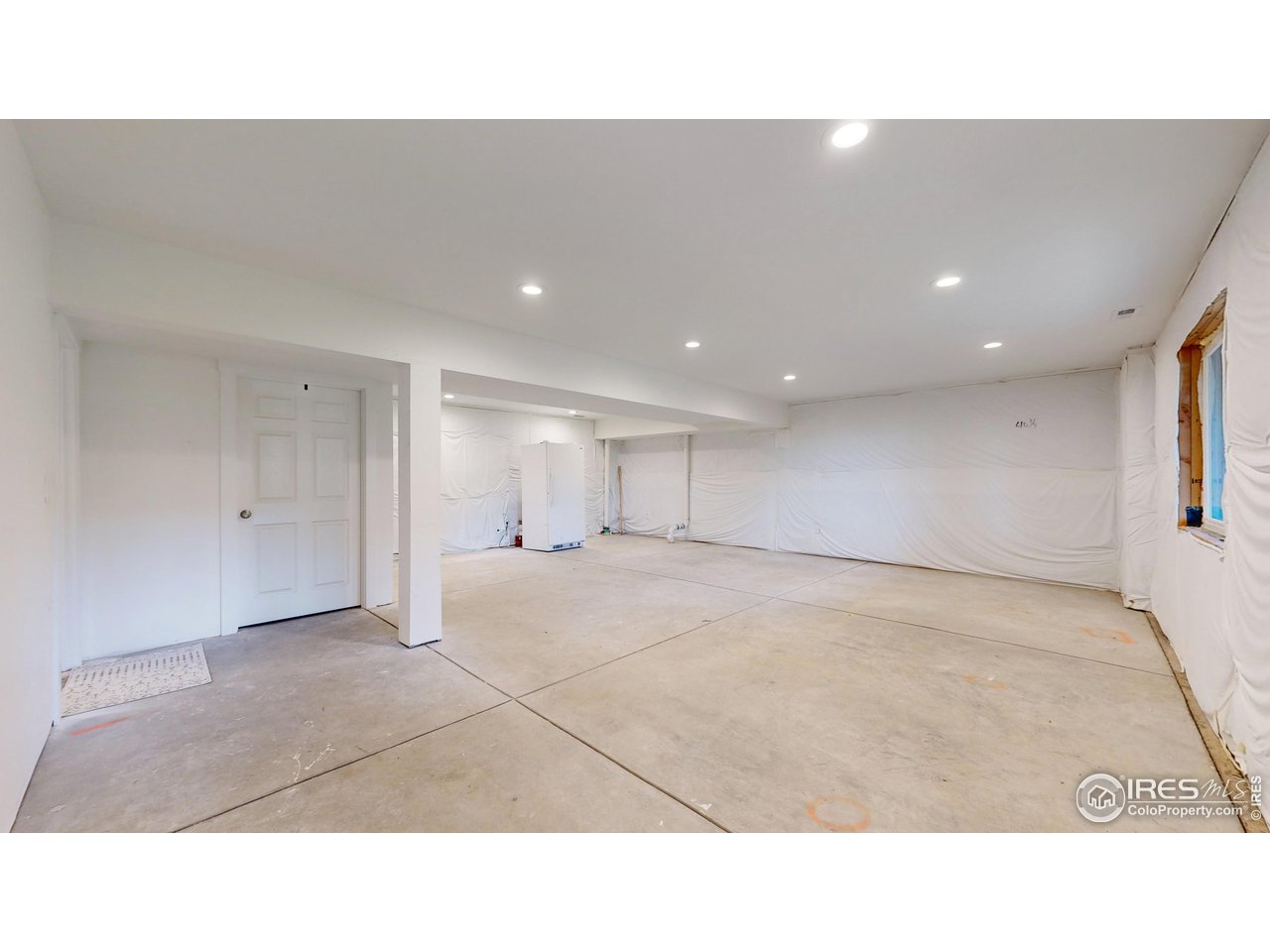 922 Easton Road Lyons, CO 80540 - Photo 31 of 38 Potential for home gym or extra storage