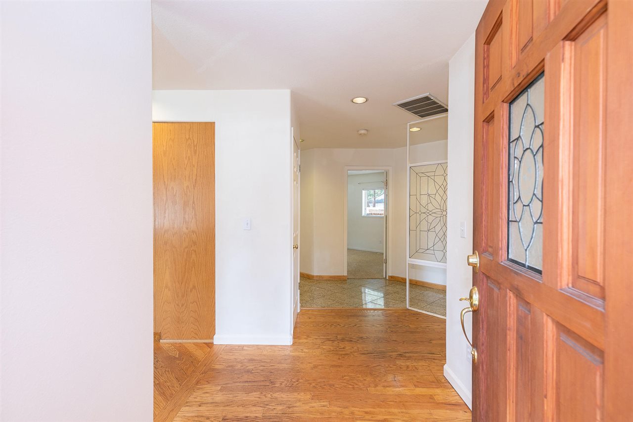 10611 Torrey Pine Road Truckee, CA 96161 - Photo 3 of 20 Gallery Image 3