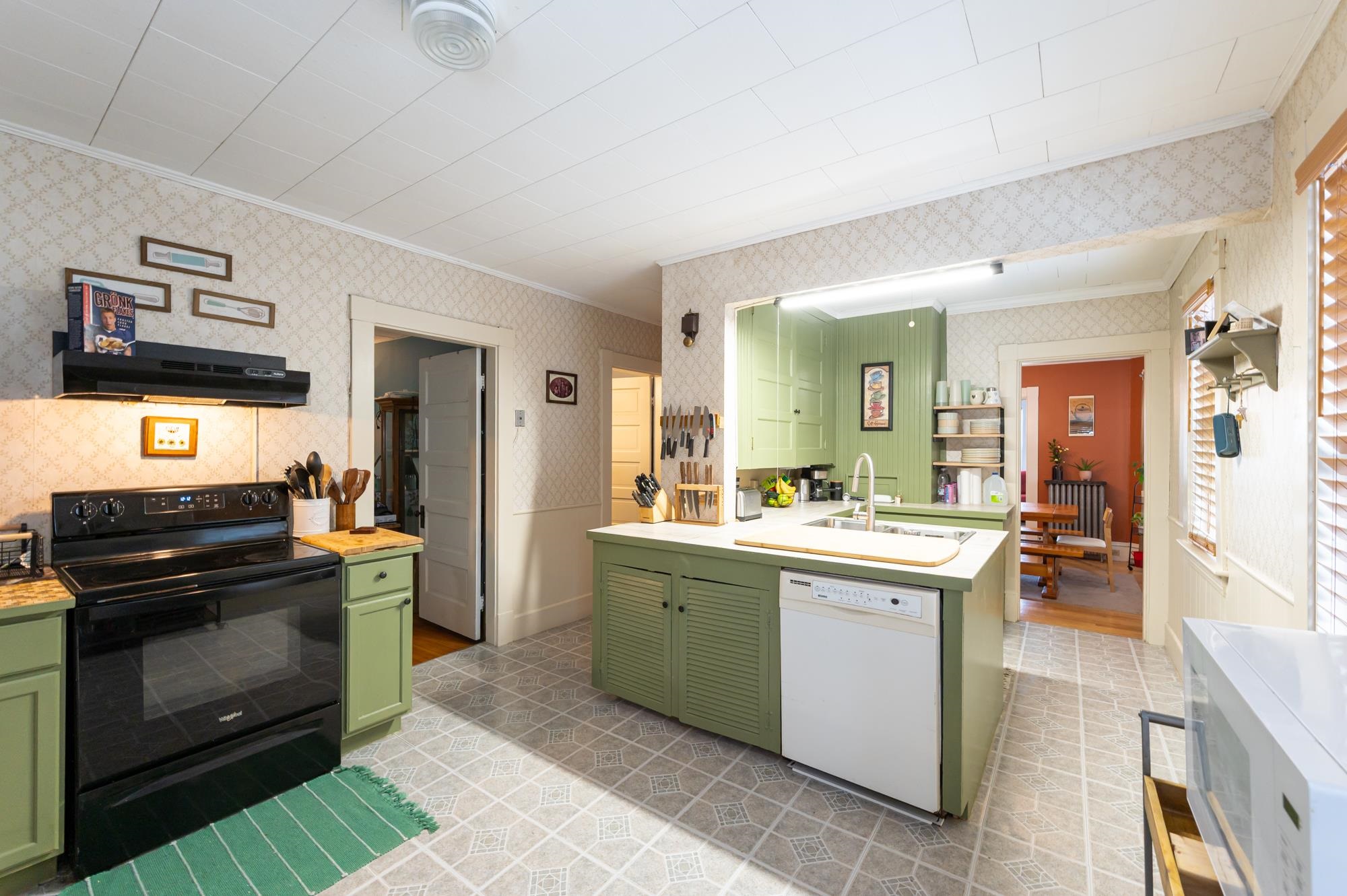 330-332 Ash Street Manchester, NH 03104 - Photo 2 of 57