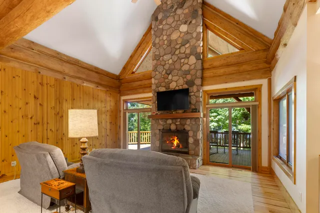 $1,500,000 | 15382 Maxey Road, Arcadia, MI 49613