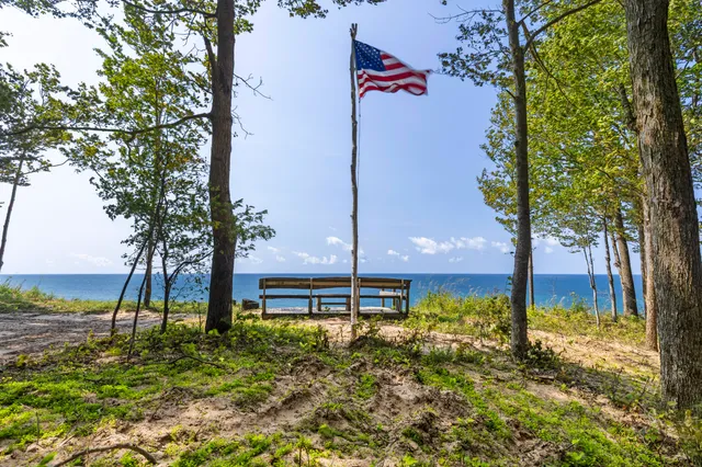 $1,500,000 | 15382 Maxey Road, Arcadia, MI 49613