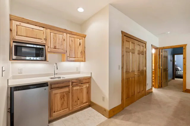 $1,500,000 | 15382 Maxey Road, Arcadia, MI 49613