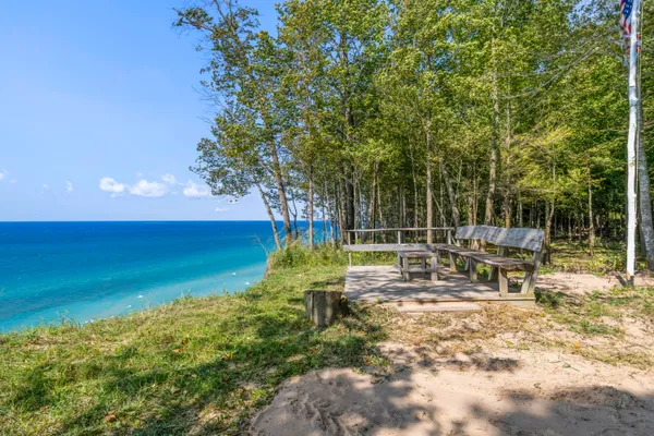 $1,450,000 | 15382 Maxey Road, Arcadia, MI 49613