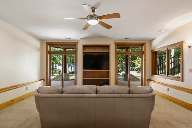 $1,500,000 | 15382 Maxey Road, Arcadia, MI 49613