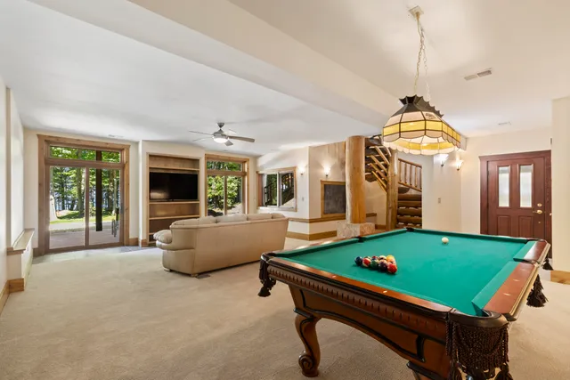 $1,500,000 | 15382 Maxey Road, Arcadia, MI 49613