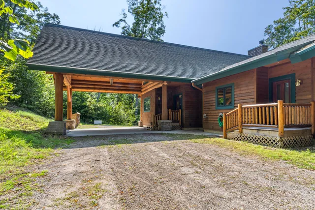 $1,500,000 | 15382 Maxey Road, Arcadia, MI 49613