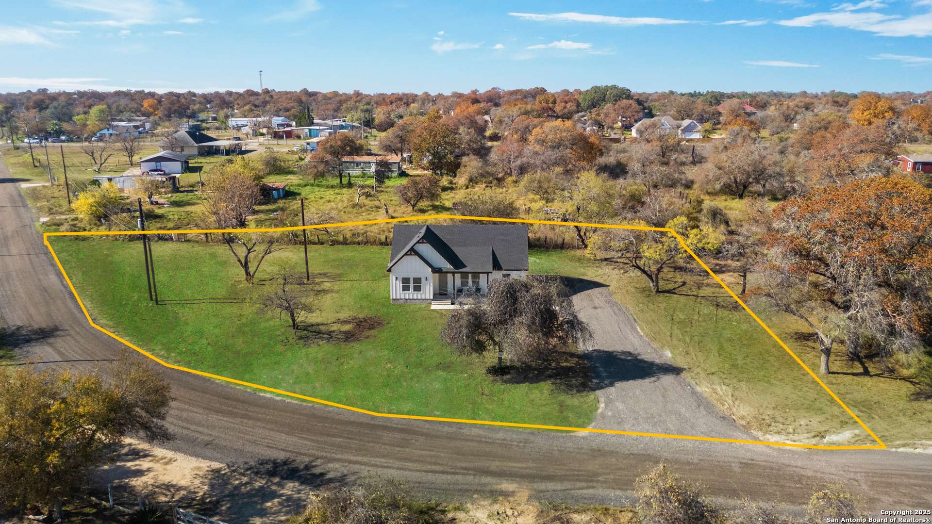 732 County Road 6846 Lytle, TX 78052 - Photo 34 of 38