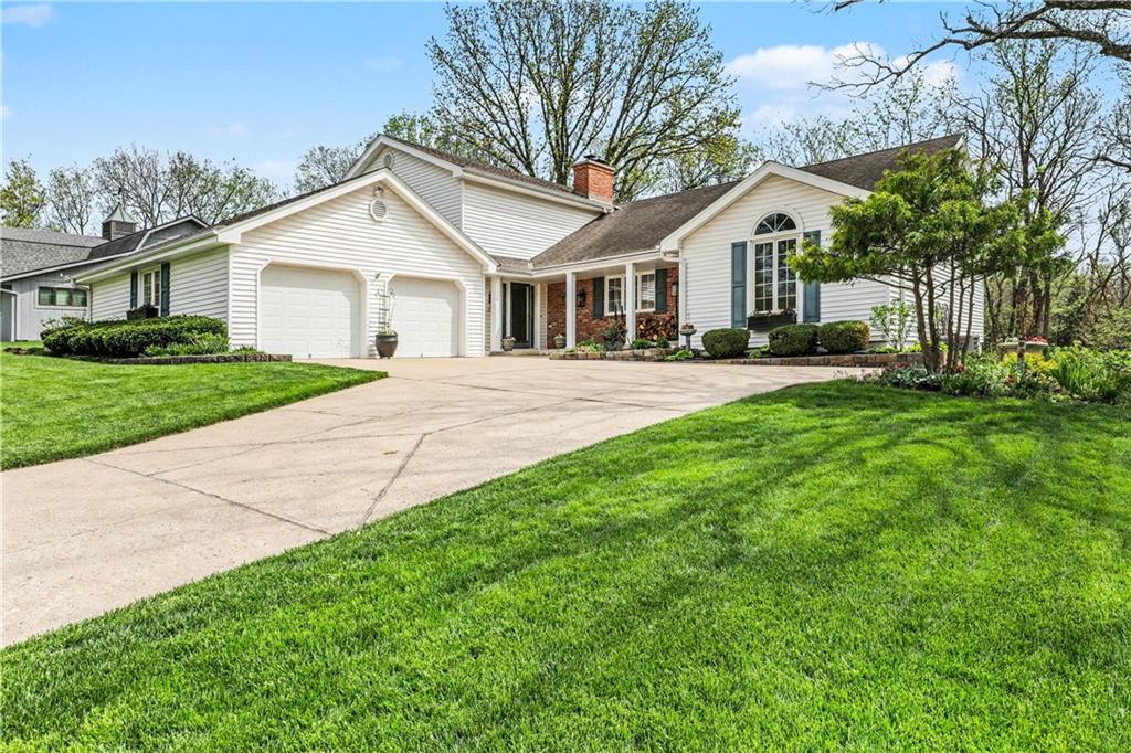 4404 Southwest Hickory Lane Blue Springs, MO 64015 - Photo 3 of 46