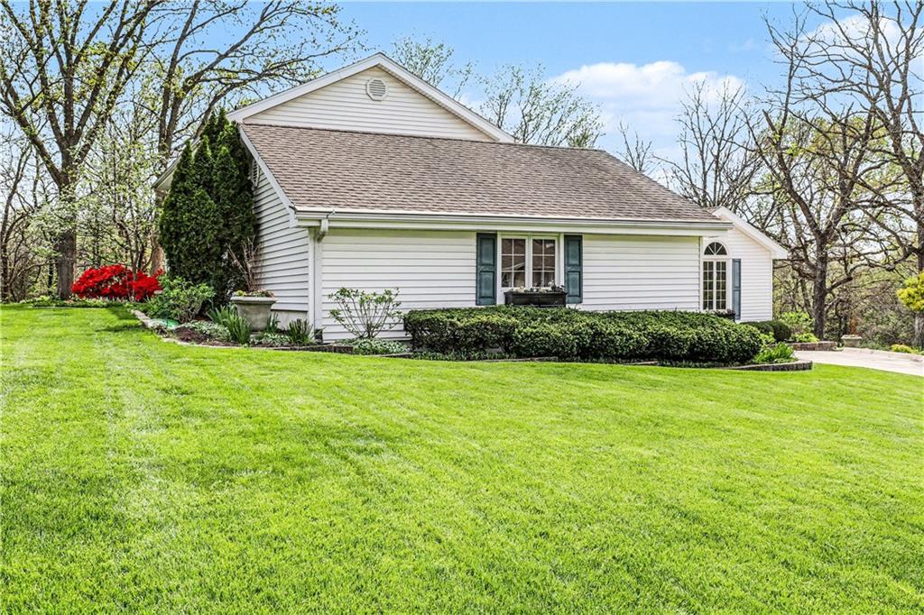 4404 Southwest Hickory Lane Blue Springs, MO 64015 - Photo 4 of 46