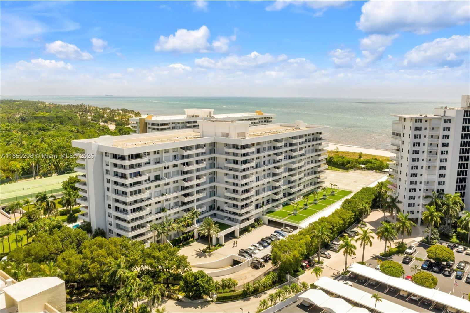199 Ocean Ln Drive, Unit 901 Key Biscayne, FL 33149 - Photo 28 of 31 a view of city with ocean