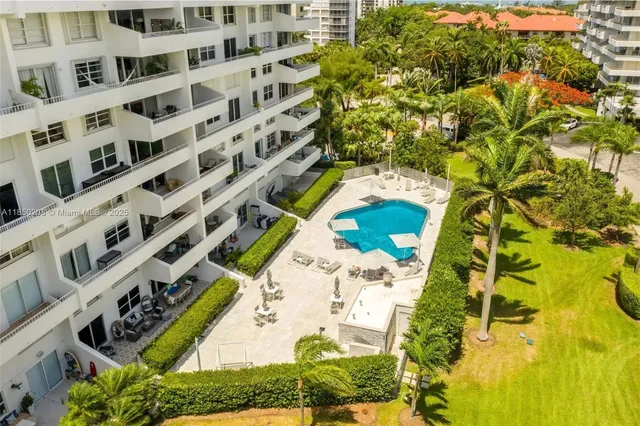 $13,000 | 199 Ocean Ln Drive, Unit 901, Key Biscayne, FL 33149