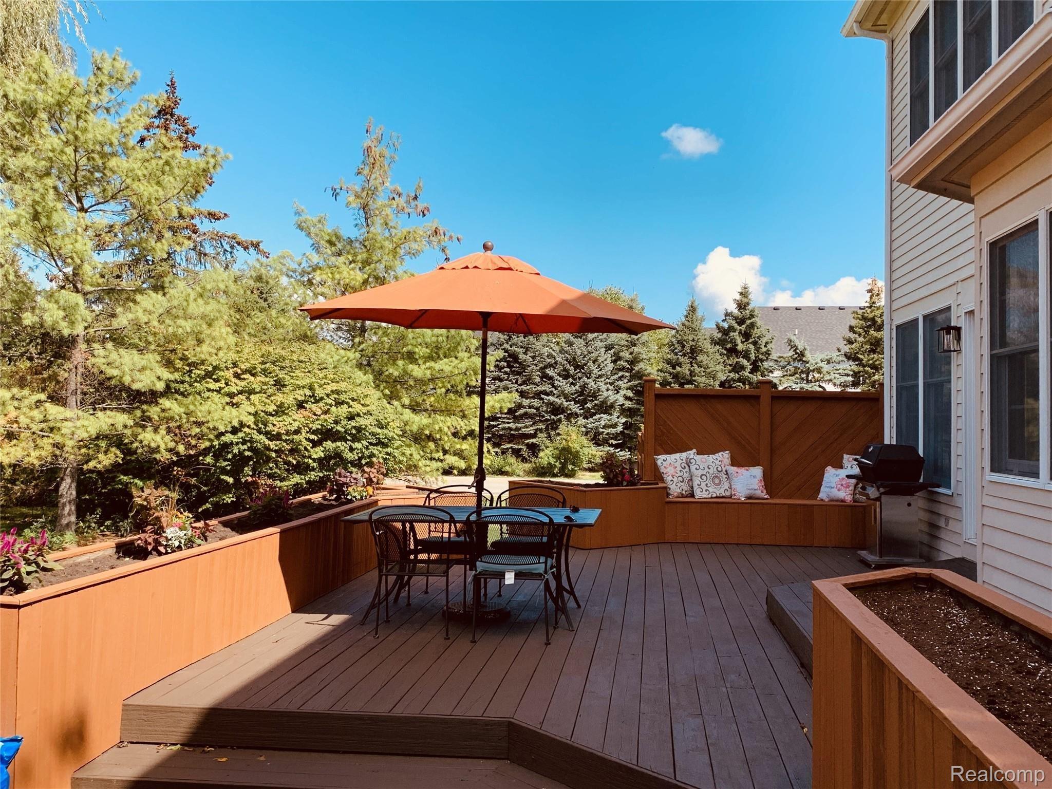 1975 Snowberry Ridge Road Ann Arbor, MI 48103 - Photo 5 of 40 5.jpg