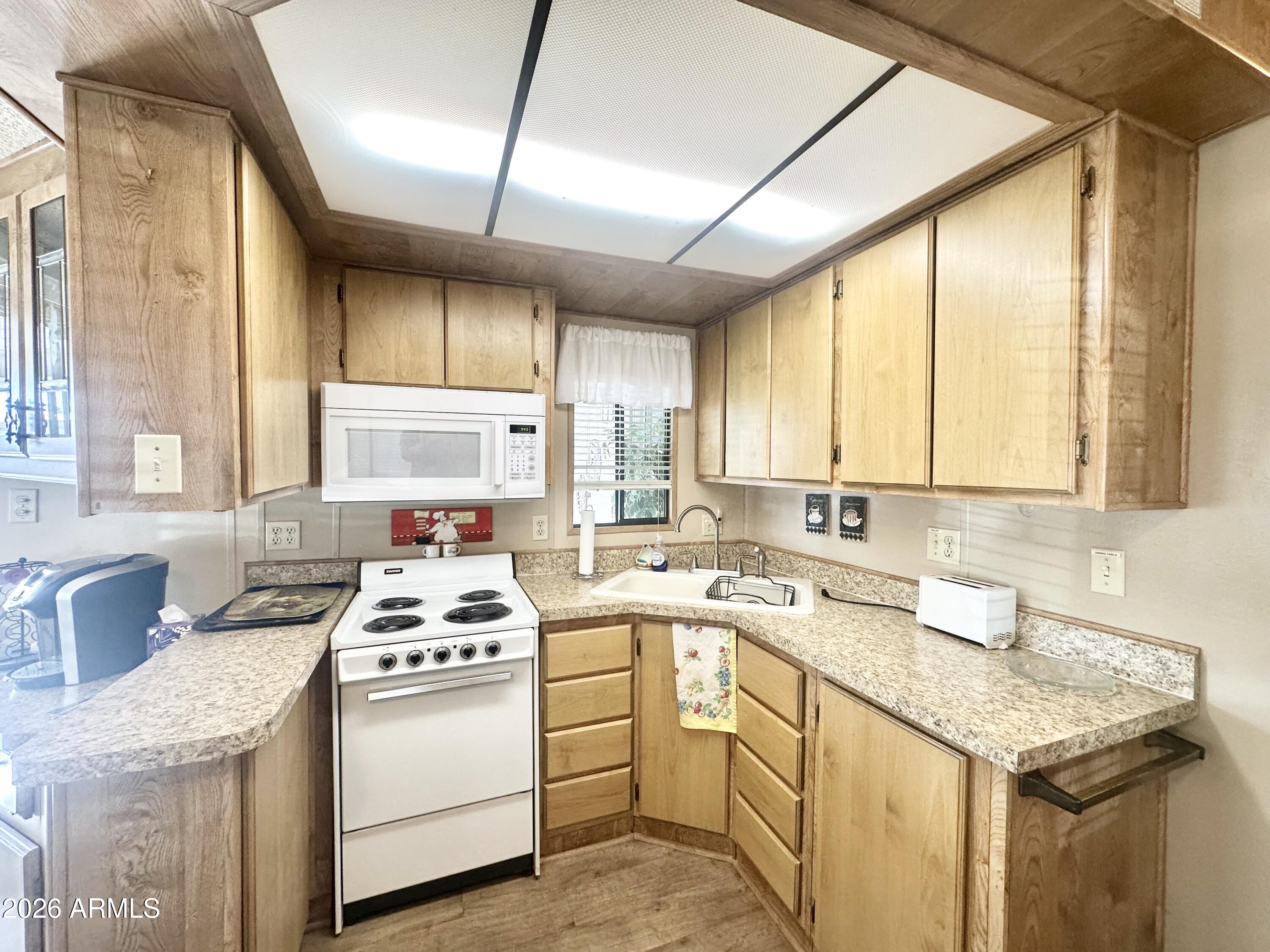 1015 South Prospectors Road Apache Junction, AZ 85119 - Photo 24 of 62 NICE COUNTERTOPS
