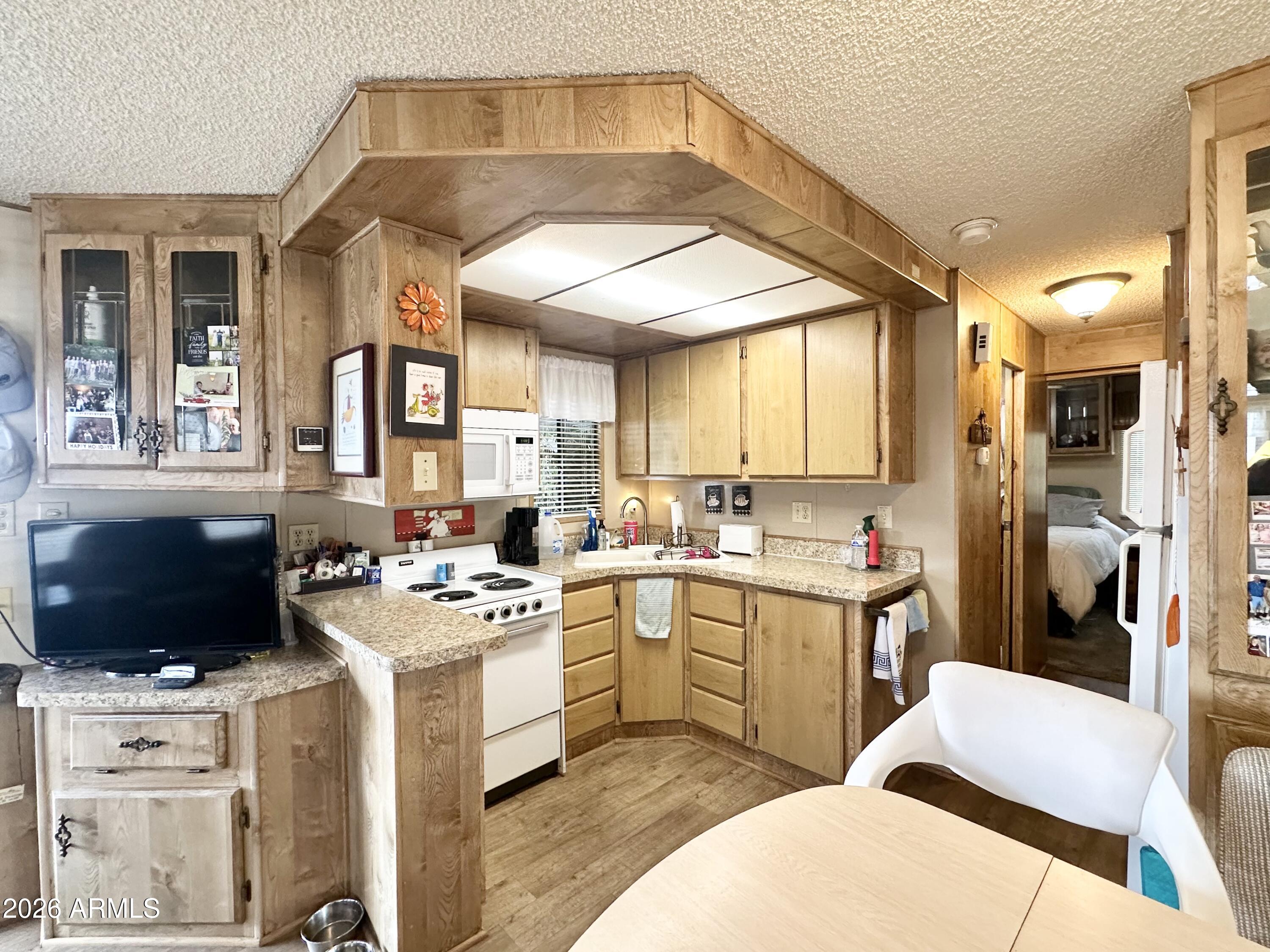 1015 South Prospectors Road Apache Junction, AZ 85119 - Photo 25 of 63 FUNCTIONAL KITCHEN