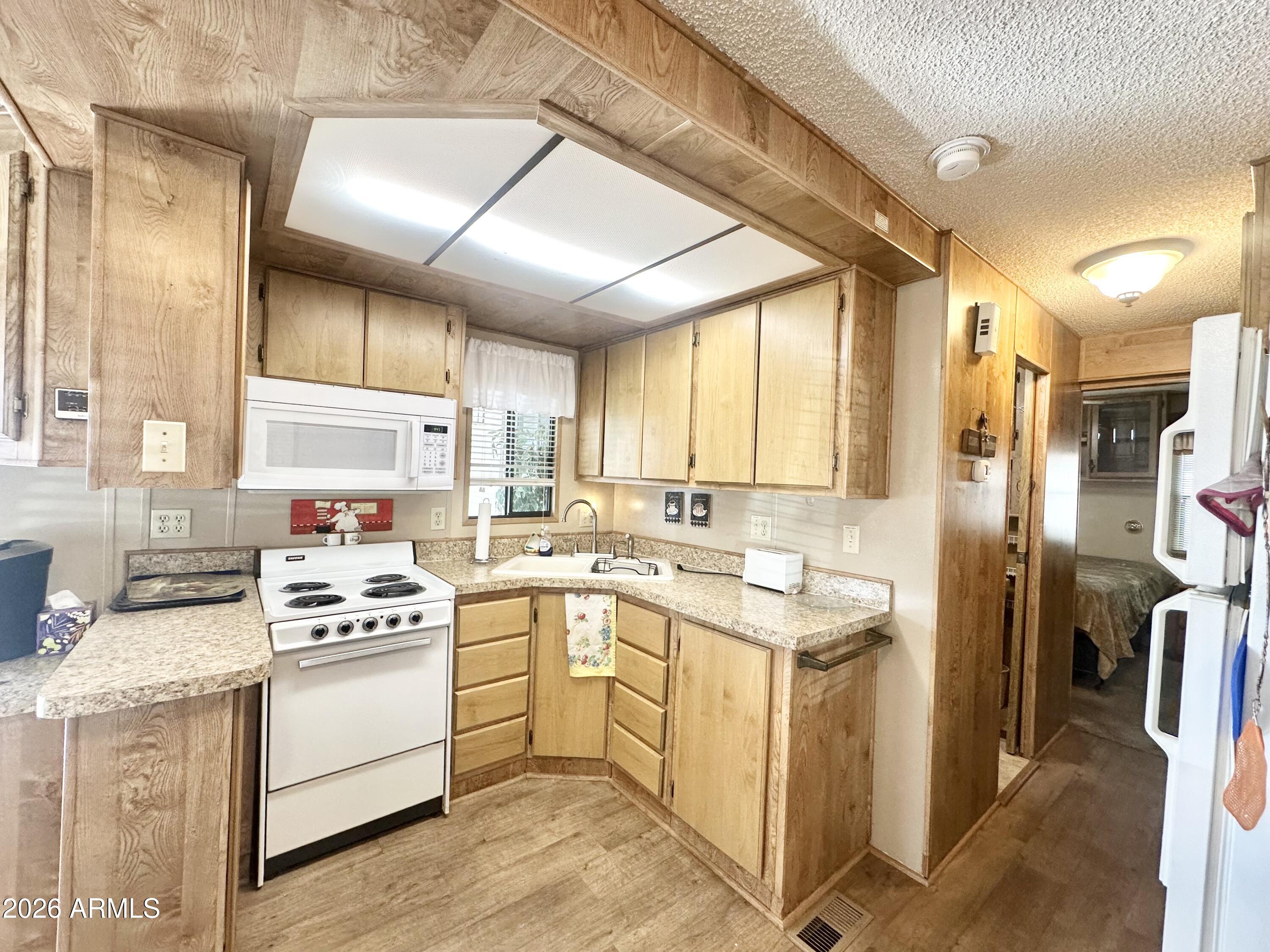 1015 South Prospectors Road Apache Junction, AZ 85119 - Photo 29 of 62 A CHEF'S DELIGHT