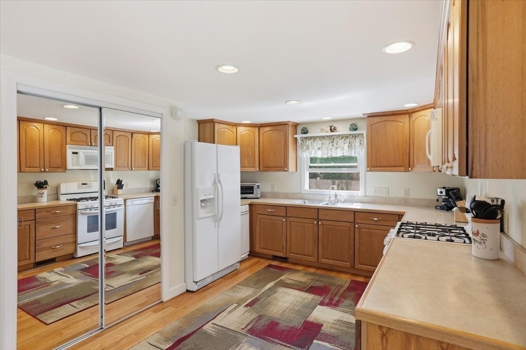 31 Icehouse Road Yarmouth, MA 02664 - Photo 9 of 37 Gallery Image 9