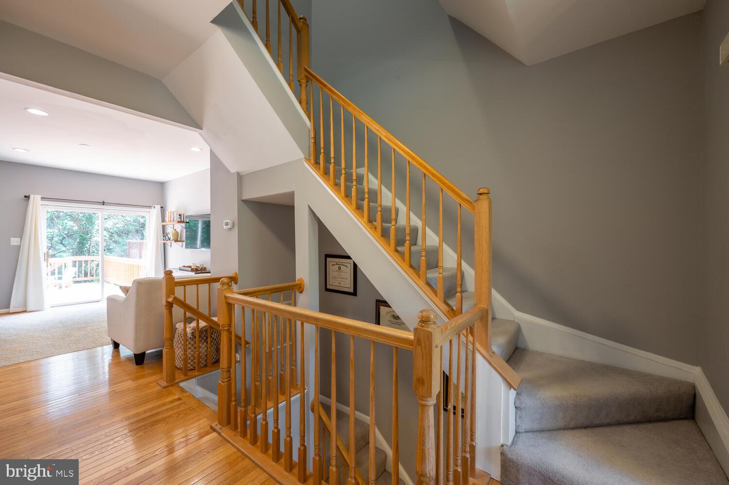 2801 Roesh Way Vienna, VA 22181 - Photo 13 of 32 Open Stairwell to Upper Level